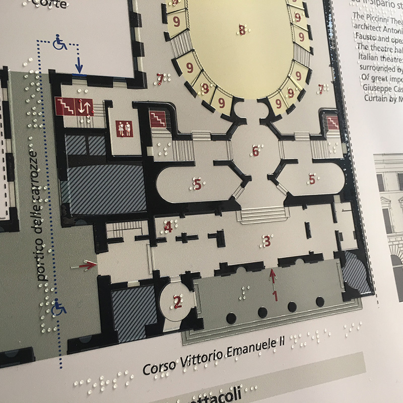 dettaglio del pannello visivo-tattile del Teatro Piccinni di Bari